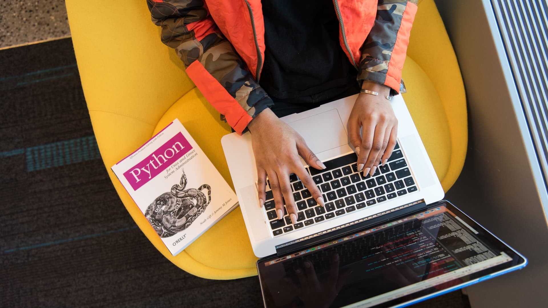 How to make money selling courses online in 2021 (as a developer)